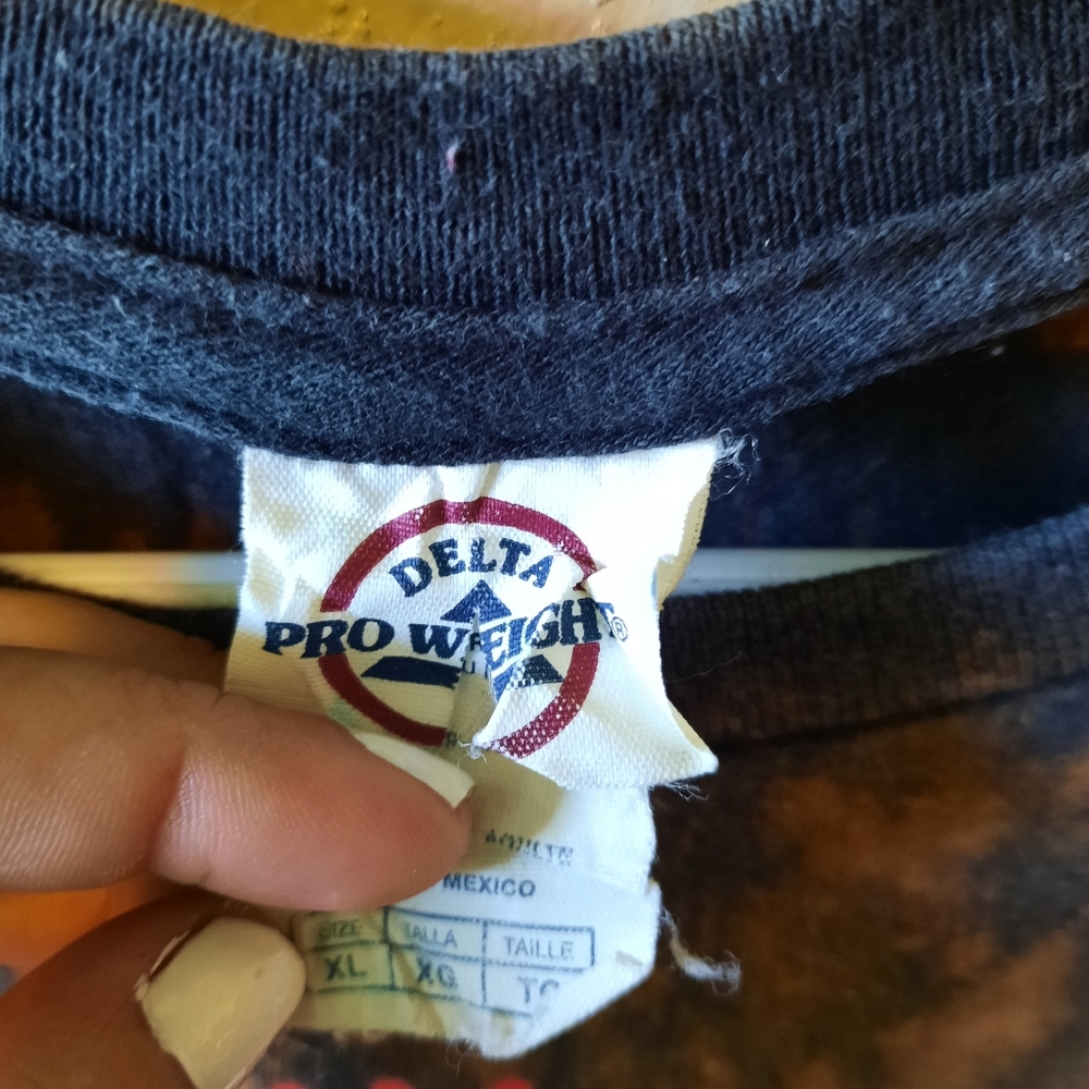 Mens size XL Short Sleeve Shirt. - Picture 3 of 3